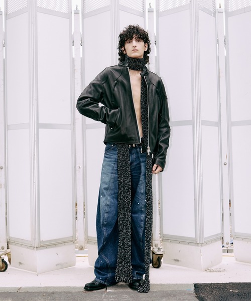NVRFRGT（ネヴァーフォーゲット）の「別注 TWISTED CURVED LEG JEANS（デニムパンツ・メンズ・インディゴブルー/ブラック・1/2）」の15枚目の写真
