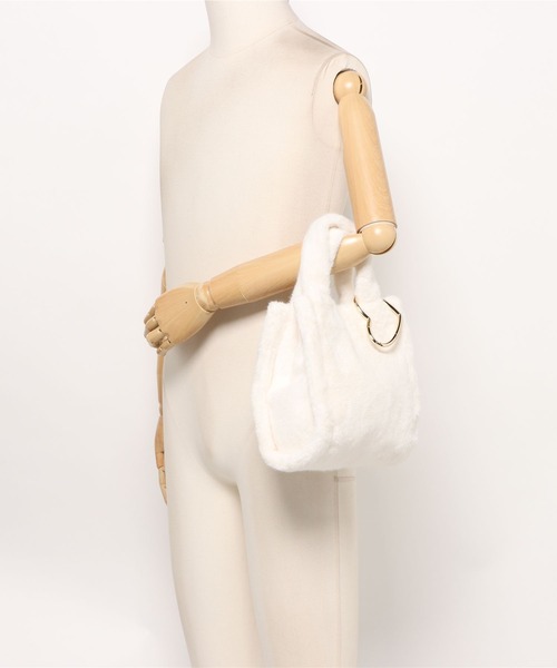 EDIT COLOGNE（エディットコロン）の「フェイクファーハートカラビナ付きトートバッグ（トートバッグ・レディース・ベージュ/ブラウン/ホワイト系その他・ﾌﾘ-）」の5枚目の写真