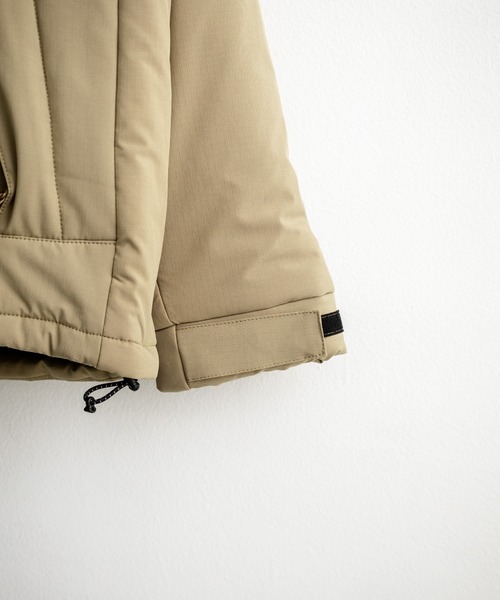 KRIFF MAYER(クリフメイヤー)の「KRIFF MAYER クリフメイヤー オーバーサイズ中綿アクティブフードジャケット/ワンポイントロゴ刺繍マウンテンパーカー 2517802(マウンテンパーカー・メンズ・グリーン/ベージュ/パープル/ブラック・M/L/XL)」の5枚目の写真