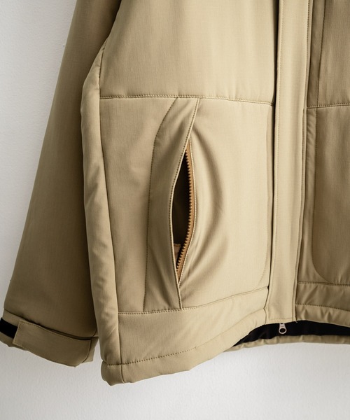 KRIFF MAYER(クリフメイヤー)の「KRIFF MAYER クリフメイヤー オーバーサイズ中綿アクティブフードジャケット/ワンポイントロゴ刺繍マウンテンパーカー 2517802(マウンテンパーカー・メンズ・グリーン/ベージュ/パープル/ブラック・M/L/XL)」の7枚目の写真