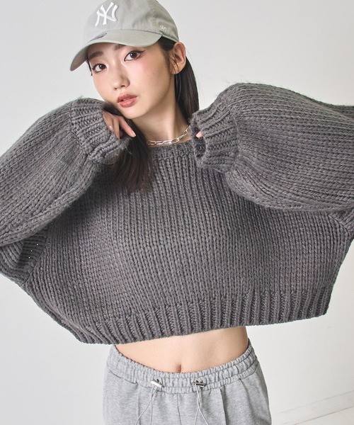 ANAP(アナップ)の「ロービング 天竺 ショート丈 ルーズシルエット ニット(ニット/セーター・レディース・アイボリー/ダークグレー/レッド・F)」の7枚目の写真