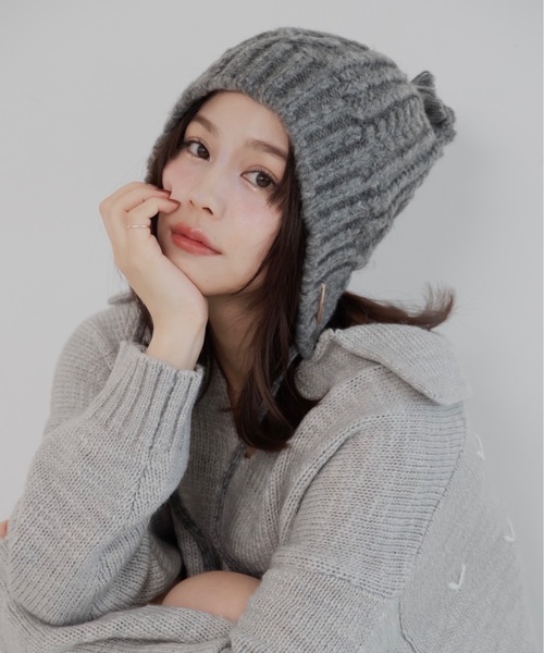 美品JIMMY CHOO グレー ニット帽 星型装飾 美品JIMMY CHOO グレー ニット帽 星型装飾 2021秋～2022冬の50