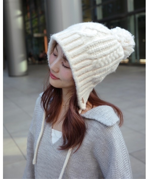 JUMELLE（ジュメロ）の「イヤーフラップニット帽（ニットキャップ/ビーニー・レディース・アイボリー/グレー/レッド・FREE）」の4枚目の写真