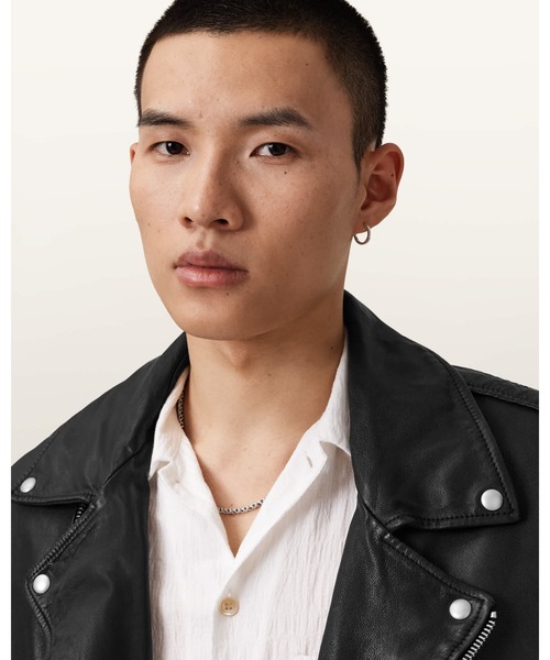 ALLSAINTS（オールセインツ）の「【レザーフェアノベルティ付】BRADFORD OVERSIZED LEATHER BIKER JACKET | BRADFORD オーバーサイズ レザー バイカー ジャケット（ライダースジャケット・メンズ・ブラック・M/L/XS/S）」の4枚目の写真