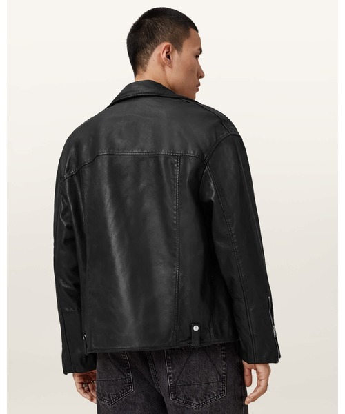 ALLSAINTS（オールセインツ）の「【レザーフェアノベルティ付】BRADFORD OVERSIZED LEATHER BIKER JACKET | BRADFORD オーバーサイズ レザー バイカー ジャケット（ライダースジャケット・メンズ・ブラック・M/L/XS/S）」の8枚目の写真