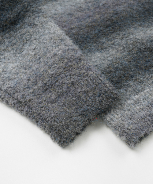 FRIZMWORKS(フリズムワークス)の「GRADATION BOUCLE KNIT _ GRAY(ニット/セーター・メンズ・その他・SMALL/MEDIUM/LARGE/X-LARGE)」の4枚目の写真