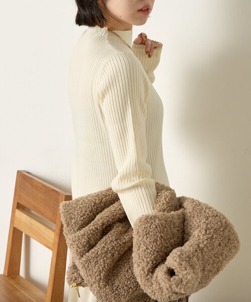 Jena espace merveilleux（ジェナ　エスパスメルヴェイユ）の「【インナーにも◎】金ボタンリブニット（ニット/セーター・レディース・アイボリー/レッド/ブラック/ベージュ・FREE）」の6枚目の写真