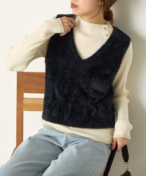 Jena espace merveilleux（ジェナ　エスパスメルヴェイユ）の「【インナーにも◎】金ボタンリブニット（ニット/セーター・レディース・アイボリー/レッド/ブラック/ベージュ・FREE）」の10枚目の写真