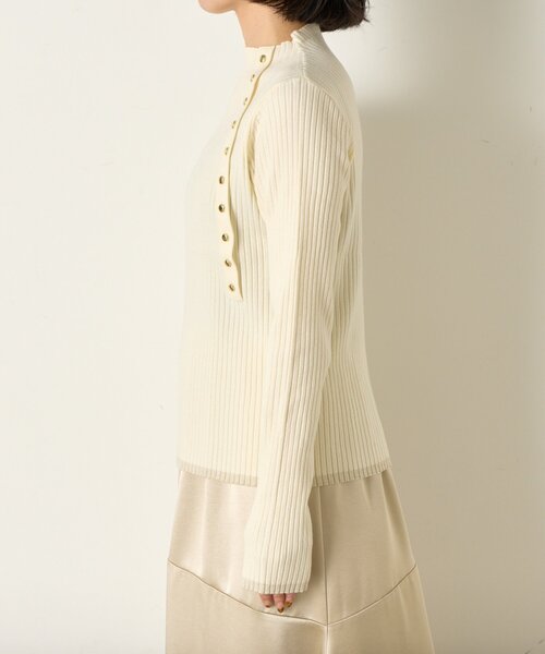 Jena espace merveilleux（ジェナ　エスパスメルヴェイユ）の「【インナーにも◎】金ボタンリブニット（ニット/セーター・レディース・アイボリー/レッド/ブラック/ベージュ・FREE）」の13枚目の写真