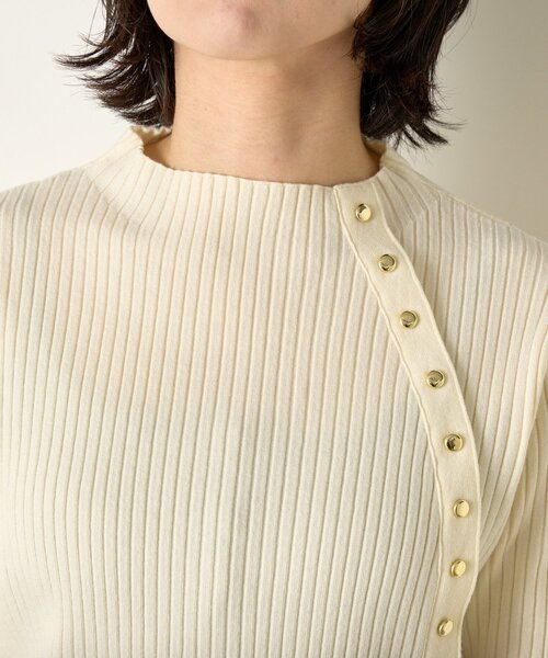 Jena espace merveilleux（ジェナ　エスパスメルヴェイユ）の「【インナーにも◎】金ボタンリブニット（ニット/セーター・レディース・アイボリー/レッド/ブラック/ベージュ・FREE）」の16枚目の写真
