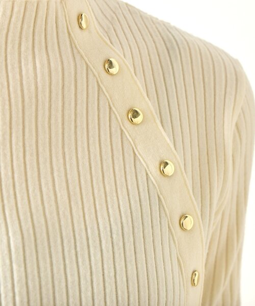 Jena espace merveilleux（ジェナ　エスパスメルヴェイユ）の「【インナーにも◎】金ボタンリブニット（ニット/セーター・レディース・アイボリー/レッド/ブラック/ベージュ・FREE）」の20枚目の写真