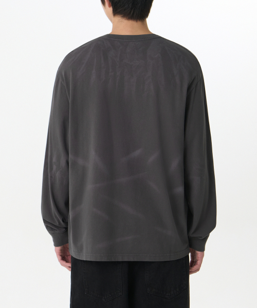 MUSINSA STANDARD（ムシンサスタンダード）の「ブリーチリラックスドリップカフス長袖Tシャツ[グレー]（Tシャツ/カットソー・メンズ・その他・SMALL/MEDIUM/LARGE/X-LARGE/XX-LARGE/XXX-LARGE）」の2枚目の写真