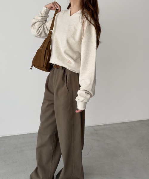 CANAL JEAN（キャナルジーン）の「HARING　キーネック刺繍トレーナー（スウェット・レディース・オートミール/ネイビー/サックスブルー・ONE SIZE）」の4枚目の写真