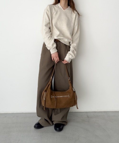 CANAL JEAN（キャナルジーン）の「HARING　キーネック刺繍トレーナー（スウェット・レディース・オートミール/ネイビー/サックスブルー・ONE SIZE）」の6枚目の写真