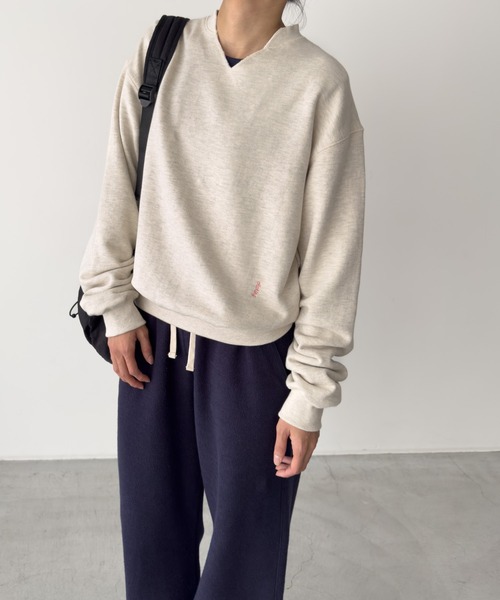 CANAL JEAN（キャナルジーン）の「HARING　キーネック刺繍トレーナー（スウェット・レディース・オートミール/ネイビー/サックスブルー・ONE SIZE）」の7枚目の写真