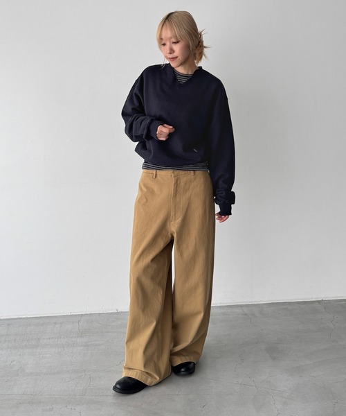 CANAL JEAN（キャナルジーン）の「HARING　キーネック刺繍トレーナー（スウェット・レディース・オートミール/ネイビー/サックスブルー/レッド・ONE SIZE）」の17枚目の写真