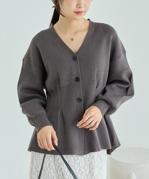 LAVEANGE（ラビアンジェ）の「【洗える】ウエストタックニットカーデ（カーディガン/ボレロ・レディース・ブラック/チャコールグレー/ピンク・F/3L/4L）」の5枚目の写真