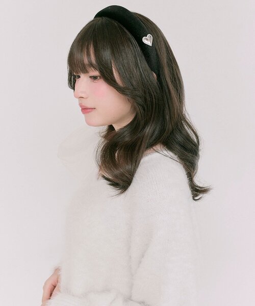 OLIVE des OLIVE（オリーブデオリーブ）の「ロゴハートベロアカチューシャ（ネックレス・レディース・ブラック・FREE）」の3枚目の写真