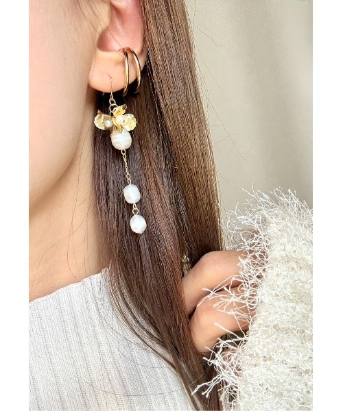 tone(トーン)の「【SOARM】メタルフラワー×淡水パールロングピアス/K16GP、本ロジウム(MA)(ピアス(両耳用)・レディース・ゴールド/シルバー・FREE)」の20枚目の写真