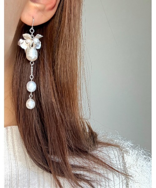 tone(トーン)の「【SOARM】メタルフラワー×淡水パールロングピアス/K16GP、本ロジウム(MA)(ピアス(両耳用)・レディース・ゴールド/シルバー・FREE)」の22枚目の写真