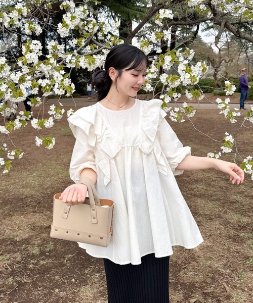 hinari【新品・未使用・タグ付き】ボリュームフリルブラウス hinari（ヒナリ）の「ボリュームフリルブラウス（シャツ/ブラウス