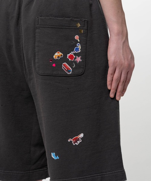 Maison MIHARA YASUHIRO(メゾンミハラヤスヒロ)の「Kids Sticker Printed Sweat Shorts(スウェットパンツ・メンズ・ブラック/ホワイト・44/46)」の16枚目の写真