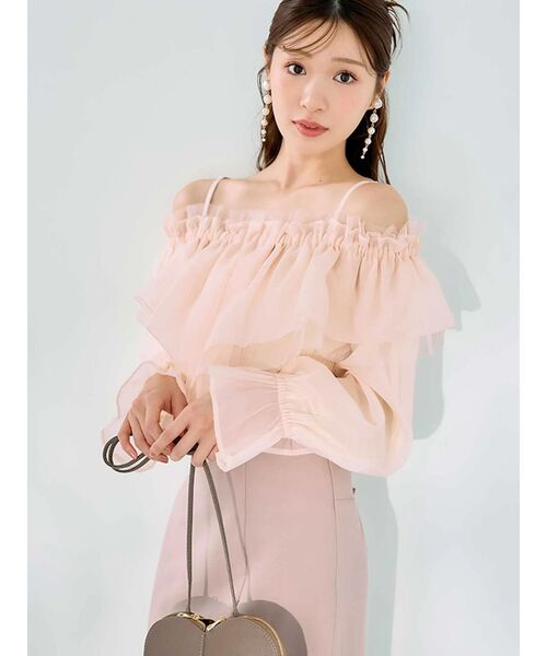 MERCURYDUO（マーキュリーデュオ）の「オフショルラッフルブラウス（シャツ/ブラウス・レディース・アイボリー/ピンク/ミント・FREE）」の3枚目の写真