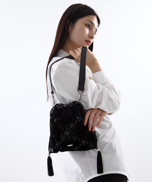 tanakadaisuke(タナカダイスケ)の「【tanakadaisuke/タナカダイスケ】palace tiles quilted drawstring bag/パレスタイルズキルテッドドローストリングバッグ(ショルダーバッグ・レディース・ブラック・FREE)」の2枚目の写真