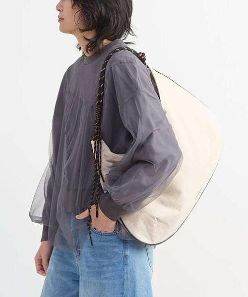 CONVERSE TOKYO(コンバーストウキョウ)の「ROPE HANDLE LINEN SHOULDER BAG(ショルダーバッグ・レディース・ブラウン/ブラック・FREE)」の3枚目の写真