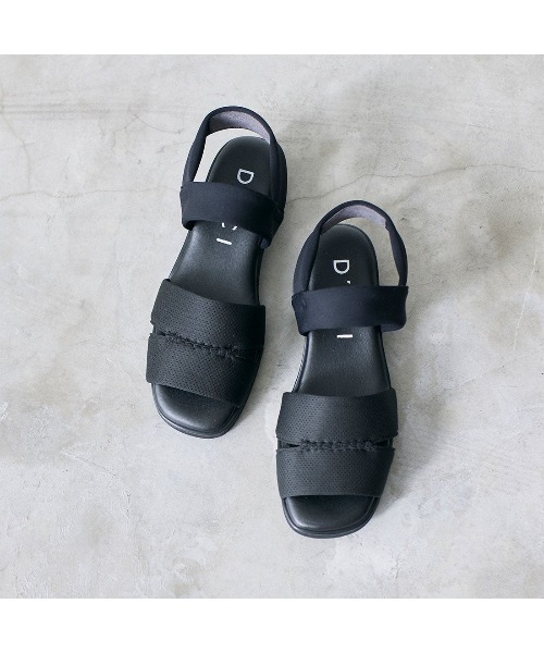 D'ICI(ディッシィ)の「ストレッチフィットサンダル(サンダル・レディース・ブラック/カーキ・24.5cm/24cm/23.5cm/23cm/22.5cm/22cm)」の1枚目の写真