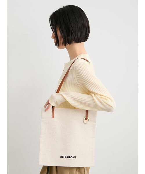 MIESROHE(ミースロエ)の「ロゴ刺繍トートバッグ(トートバッグ・レディース・アイボリー/ブラック/キャメル/レッド・F)」の12枚目の写真