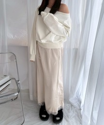 サテン×レースのレイヤードロングスカート