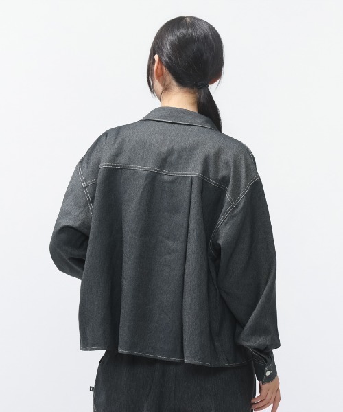 CONVERSE(コンバース)の「コンバース SYNTHETIC DENIM SHIRT L シンセティックデニムシャツ(シャツ/ブラウス・レディース・オフホワイト/ネイビー/ブラック・M/L)」の7枚目の写真