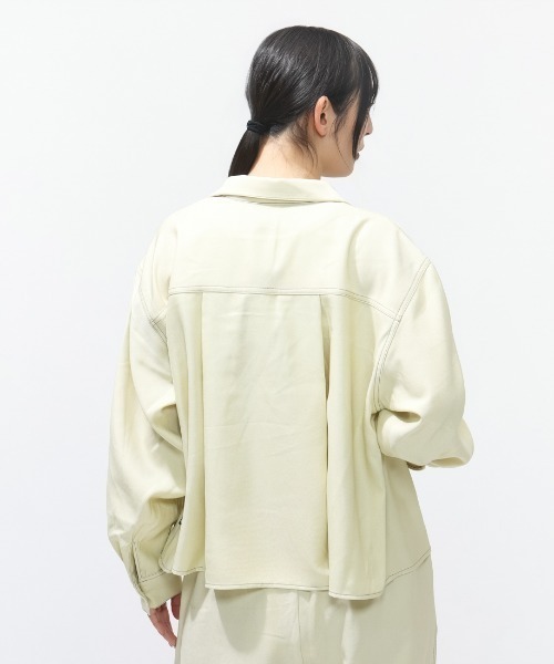 CONVERSE(コンバース)の「コンバース SYNTHETIC DENIM SHIRT L シンセティックデニムシャツ(シャツ/ブラウス・レディース・オフホワイト/ネイビー/ブラック・M/L)」の6枚目の写真