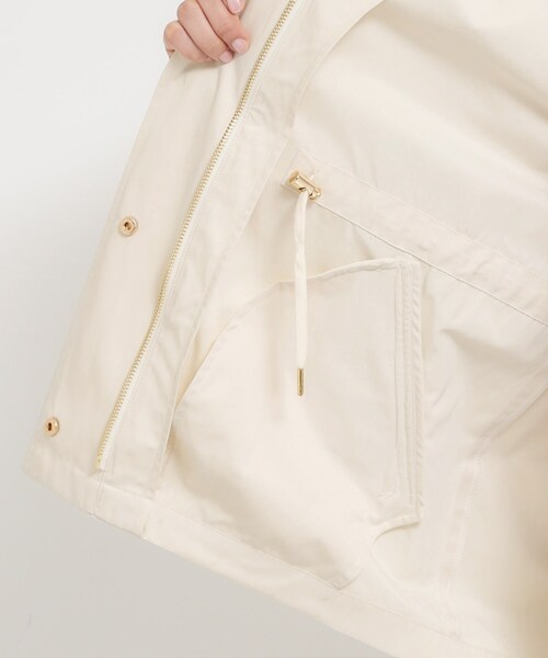 THE SHOP TK (ザ ショップ ティーケー )の「【フェミニンにもクールにも】ウエストドロストマウンテンパーカー(ブルゾン・レディース・ネイビー系5/ベージュ系9・13/12)」の8枚目の写真