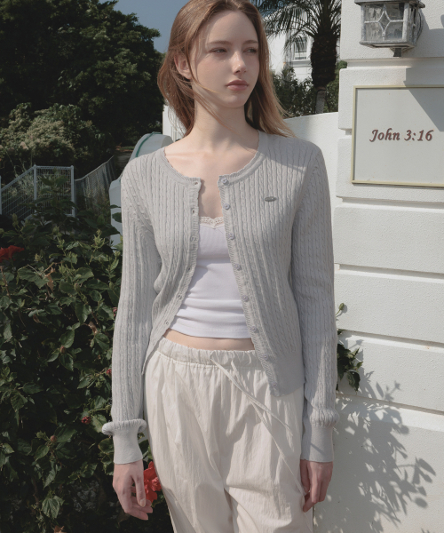DEHEVE（デヘヴェ）の「Frill Cable Knit Cardigan [Sky Blue]（カーディガン/ボレロ・レディース・スカイブルー・FREE）」の3枚目の写真