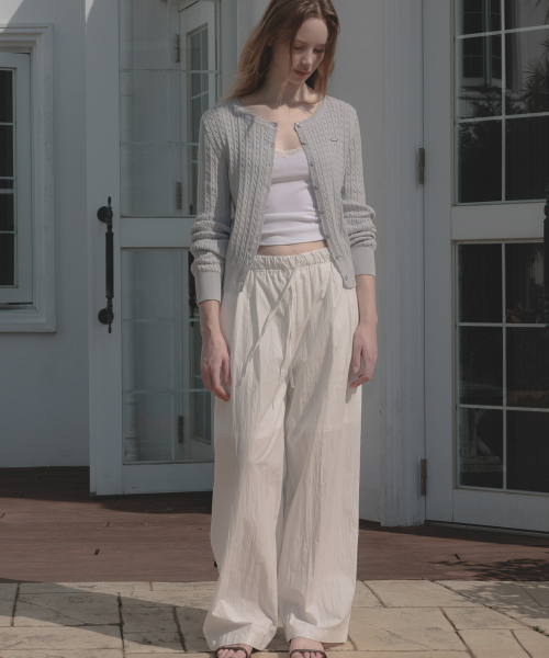 DEHEVE（デヘヴェ）の「Frill Cable Knit Cardigan [Sky Blue]（カーディガン/ボレロ・レディース・スカイブルー・FREE）」の7枚目の写真