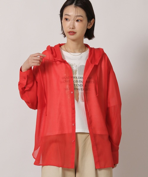 LAKOLE(ラコレ)の「シアーフードシャツ / 664820(シャツ/ブラウス・レディース・ブラック/レッド/オフホワイト/ブルー/ブラウン系その他・FREE)」の5枚目の写真