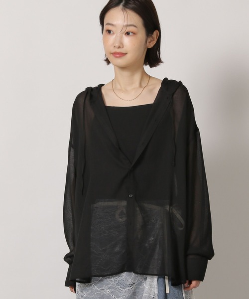 LAKOLE(ラコレ)の「シアーフードシャツ / 664820(シャツ/ブラウス・レディース・ブラック/レッド/オフホワイト/ブルー/ブラウン系その他・FREE)」の1枚目の写真