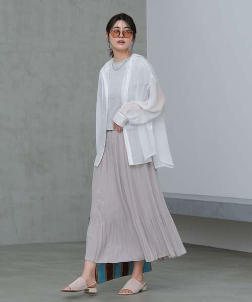 LAKOLE(ラコレ)の「シアーフードシャツ / 664820(シャツ/ブラウス・レディース・ブラック/レッド/オフホワイト/ブルー/ブラウン系その他・FREE)」の6枚目の写真