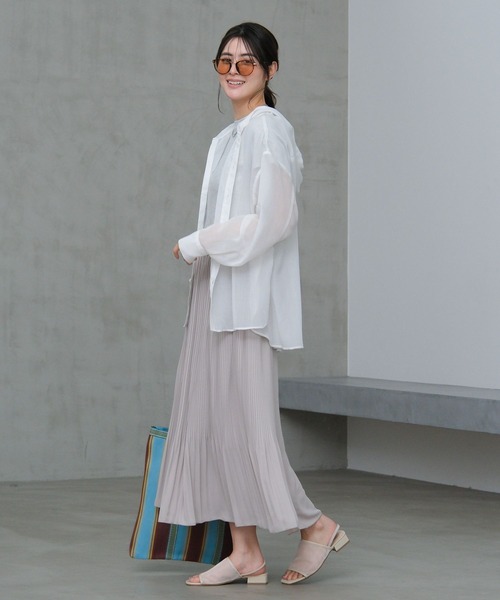 LAKOLE(ラコレ)の「シアーフードシャツ / 664820(シャツ/ブラウス・レディース・ブラック/レッド/オフホワイト/ブルー/ブラウン系その他・FREE)」の7枚目の写真