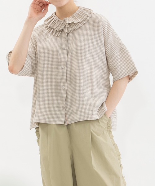 nop de nod(ノップドゥノッド)の「リネンダブルプリーツ衿5分袖ブラウス(シャツ/ブラウス・レディース・ベージュ/オフホワイト/ライトブルー・3)」の1枚目の写真