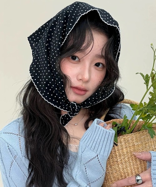 VIBGYOR(ヴィブジョー)の「【LAMPOON】ドットスカーフ(バンダナ/スカーフ・レディース・ホワイト/ブラック・FREE)」の2枚目の写真