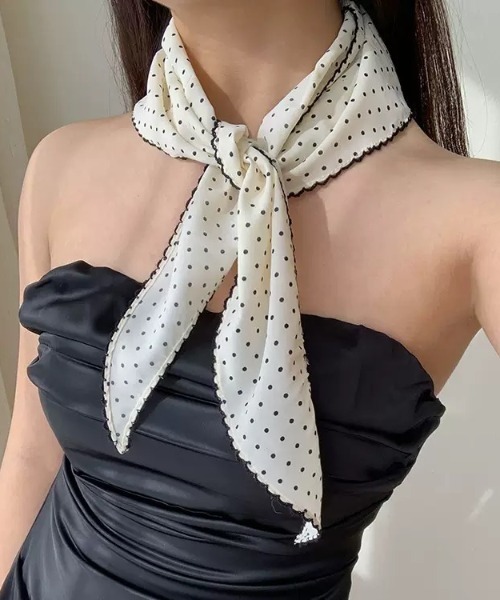 VIBGYOR(ヴィブジョー)の「【LAMPOON】ドットスカーフ(バンダナ/スカーフ・レディース・ホワイト/ブラック・FREE)」の4枚目の写真