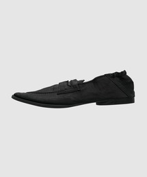 MASU（エムエーエスユー）の「SILK SATIN SLIP-ON SHOES（スリッポン）」