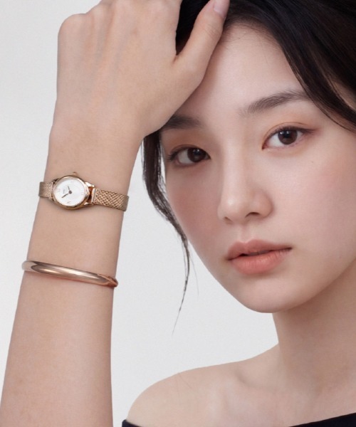 Daniel Wellington(ダニエルウェリントン)の「Ophelia Mini Mesh 22x25,5MM ローズゴールド/ゴールド/シルバー(アナログ腕時計・レディース・シルバー/イエローゴールド/ピンクゴールド・ONESIZE)」の1枚目の写真