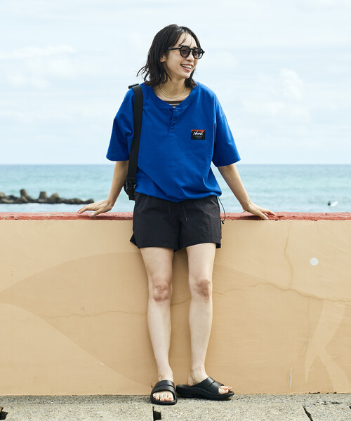 FREAK'S STORE(フリークスストア)の「NANGA × FREAK'S STORE/ナンガ 別注 裾スピンドル ヘンリーネックTシャツ(Tシャツ/カットソー・レディース・ブラック/ブルー/ホワイト・フリ-)」の6枚目の写真