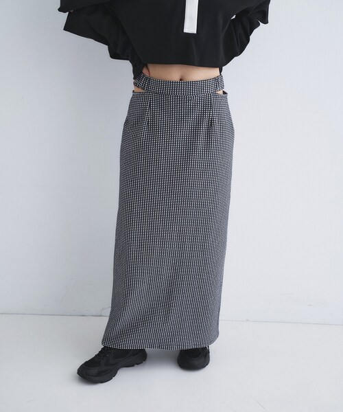 CODE A(コードエー)の「gingham check pencil skirt(スカート・レディース・ブラック系1/ネイビー系1・34/36)」の1枚目の写真