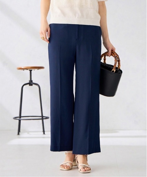 a.v.v（アーヴェヴェ）の「［支持率NO.1/接触冷感/速乾/UVカット/イージーケア］スッキリ見えストレートパンツ（スラックス・レディース・グレイッシュベージュ/ライトピンク/ブラック/ネイビー・SMALL/X-SMALL/X-LARGE/LARGE/MEDIUM）」の3枚目の写真