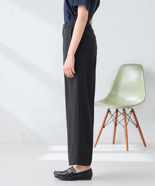 a.v.v（アーヴェヴェ）の「［支持率NO.1/接触冷感/速乾/UVカット/イージーケア］スッキリ見えストレートパンツ（スラックス・レディース・グレイッシュベージュ/ライトピンク/ブラック/ネイビー・SMALL/X-SMALL/X-LARGE/LARGE/MEDIUM）」の5枚目の写真